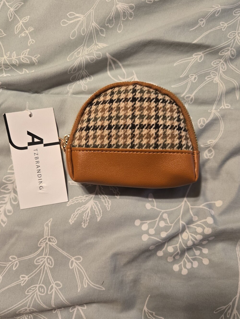 ATZBranding Tan Houndstooth Coin Purse